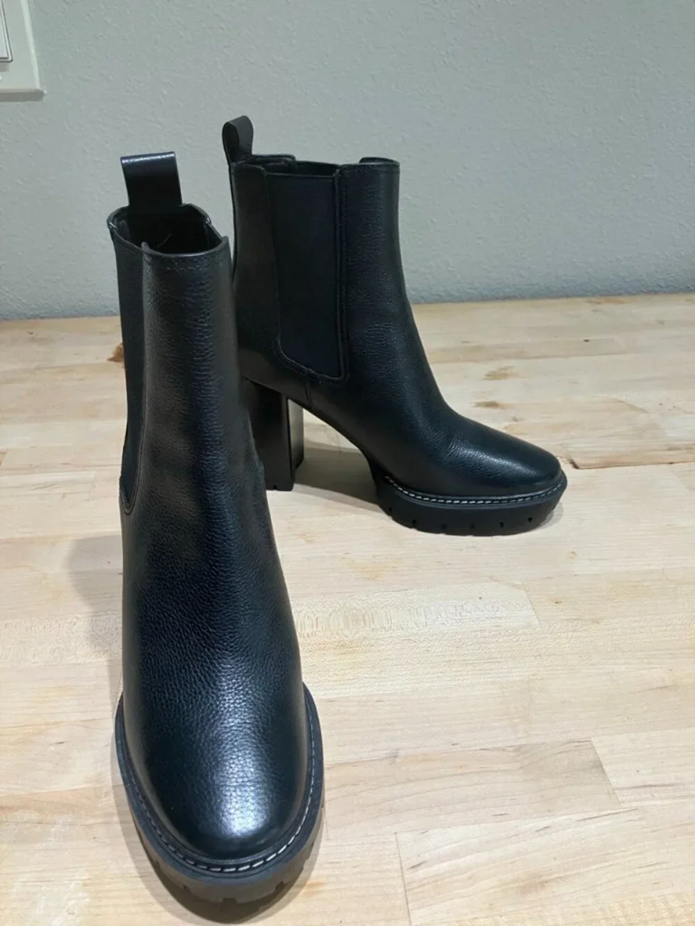 Tory Burch 100% authentic